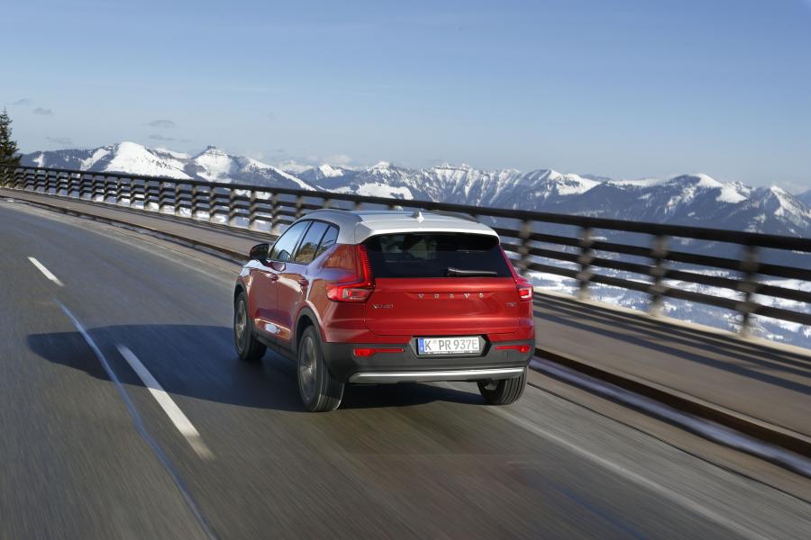  Volvo XC40 T5 Plug-in Hybrid 2019 года  (WW) (фото 5 из 24)